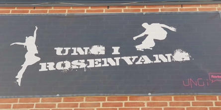 UngiAarhus banner på Rosenvangskolen